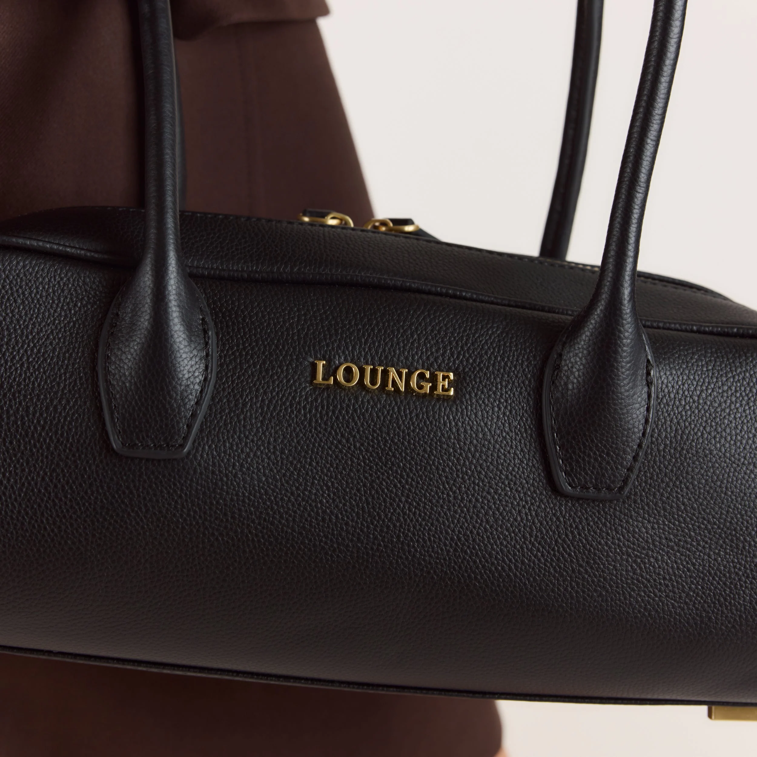 Averi Shoulder Bag - Black - Image 4