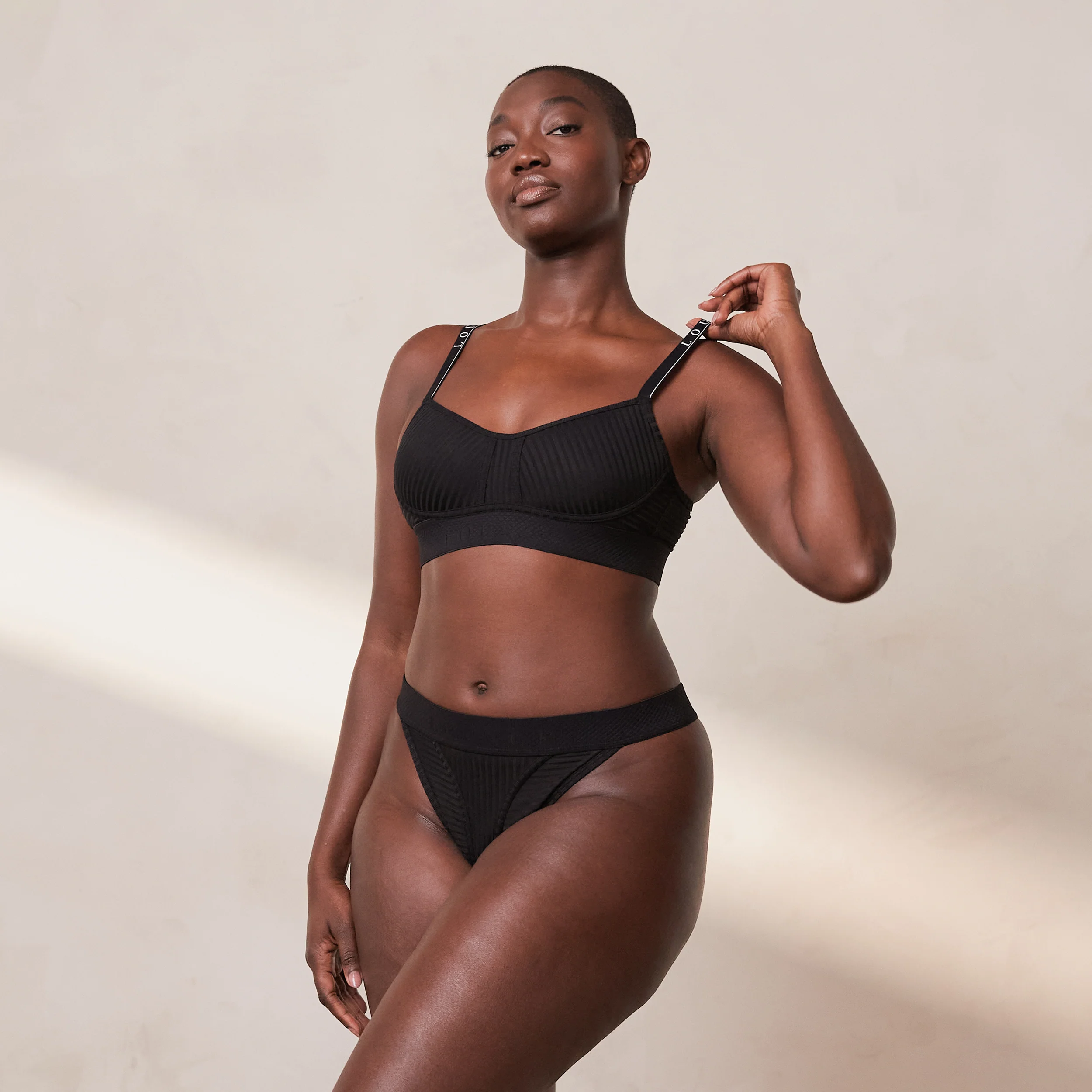 Bare Bra  - Black - Image 11