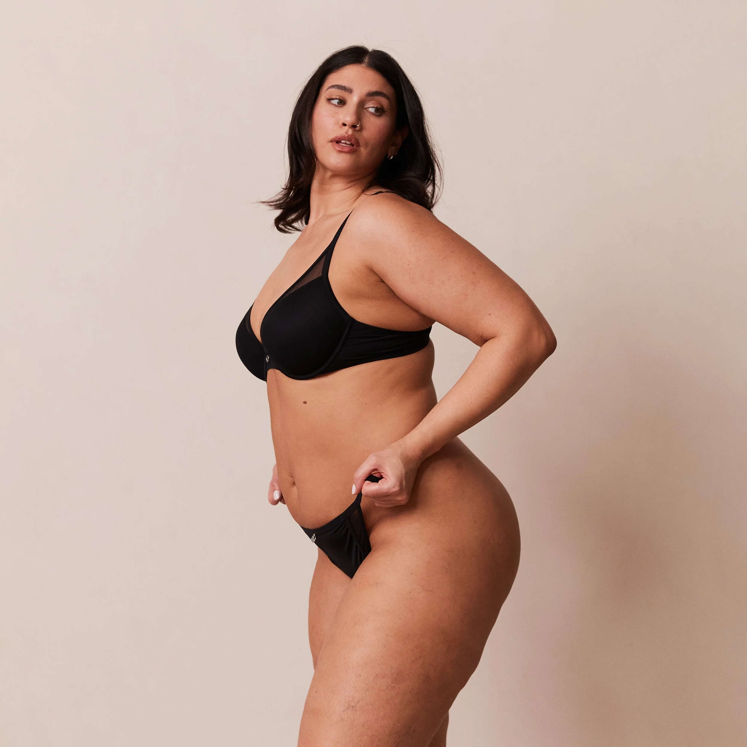 Classic Plunge T-shirt Bra  - Black - Image 11