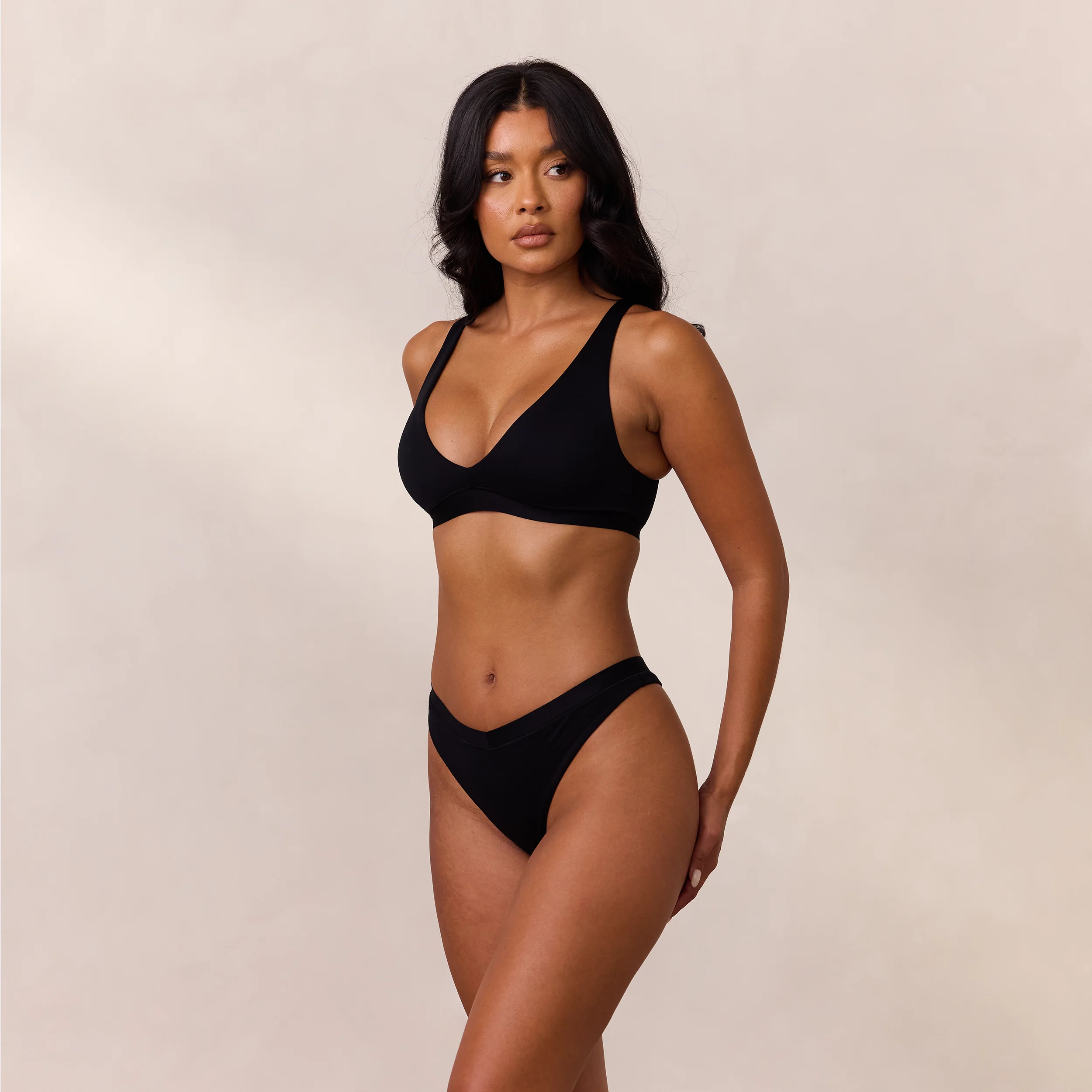Everyday Comfort Triangle Bra - Black - Image 3