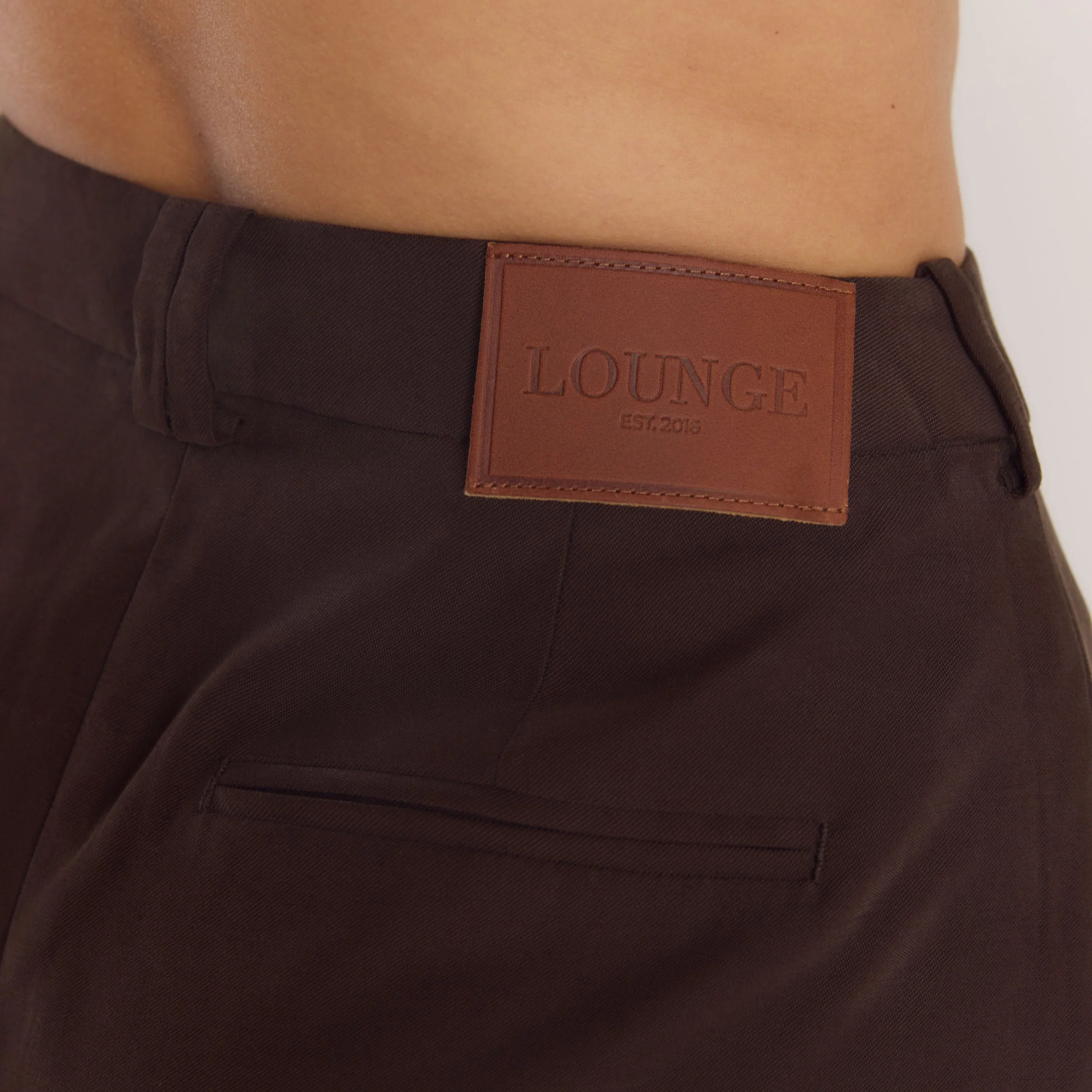 High-Waisted Tailored Shorts - Chocolate - Image 4