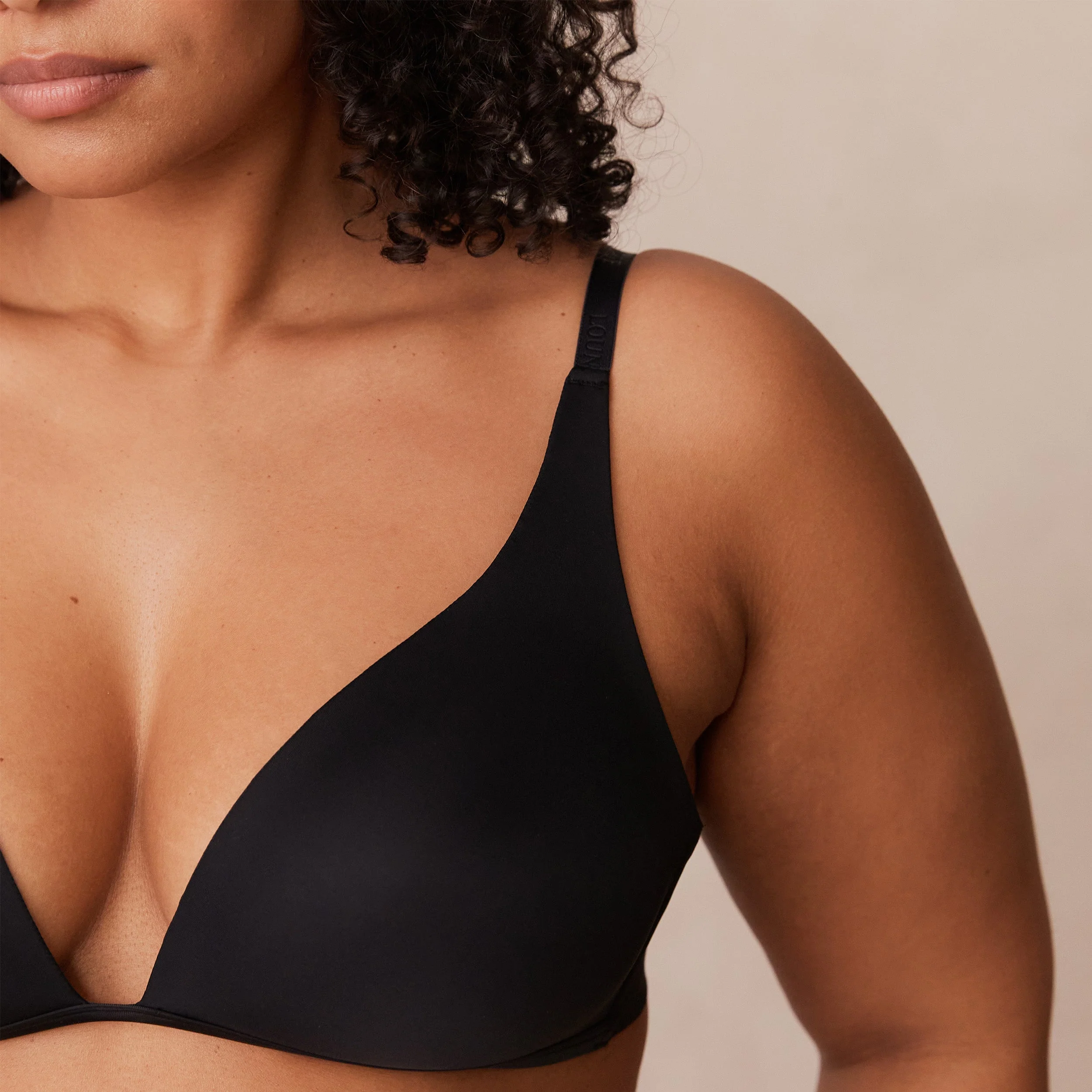 Light Non-wire Plunge T-shirt Bra  - Black - Image 10