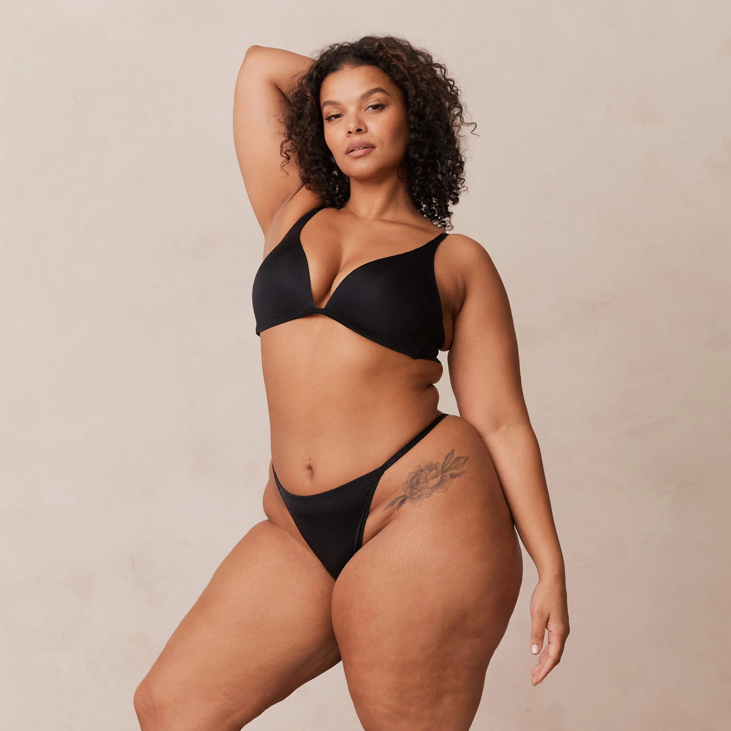 Light Non-wire Plunge T-shirt Bra  - Black - Image 11