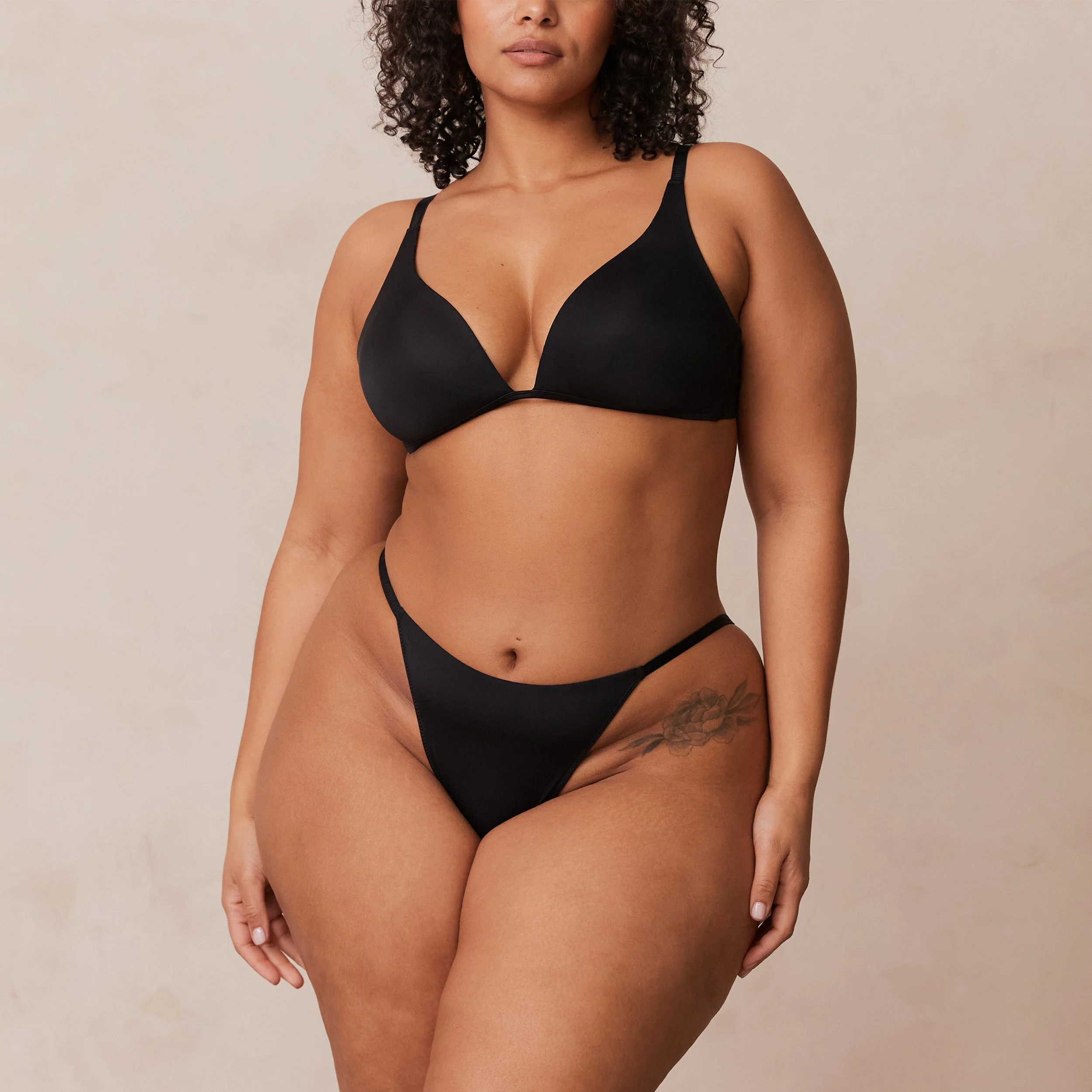 Light Non-wire Plunge T-shirt Bra  - Black - Image 19