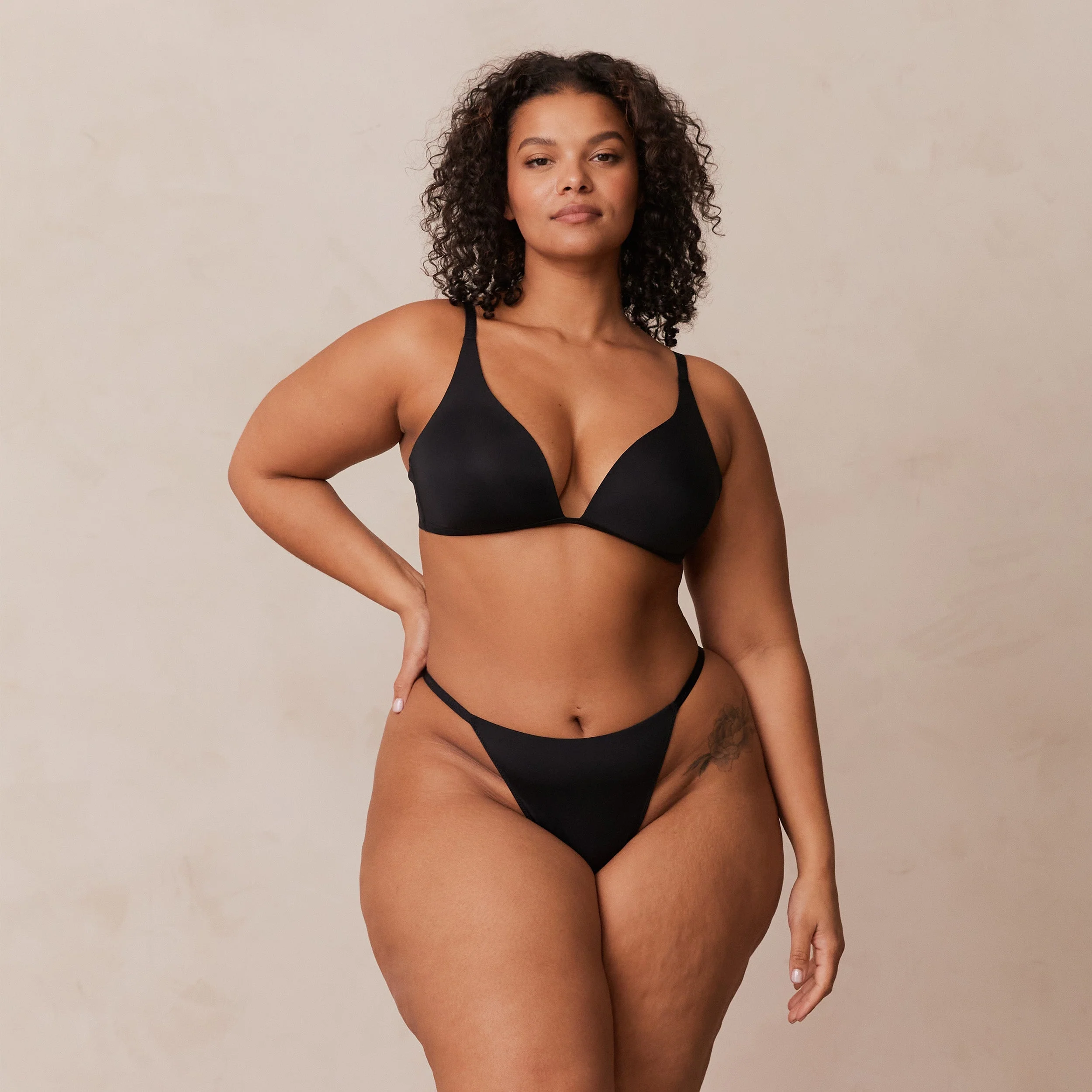 Light Non-wire Plunge T-shirt Bra  - Black - Image 21