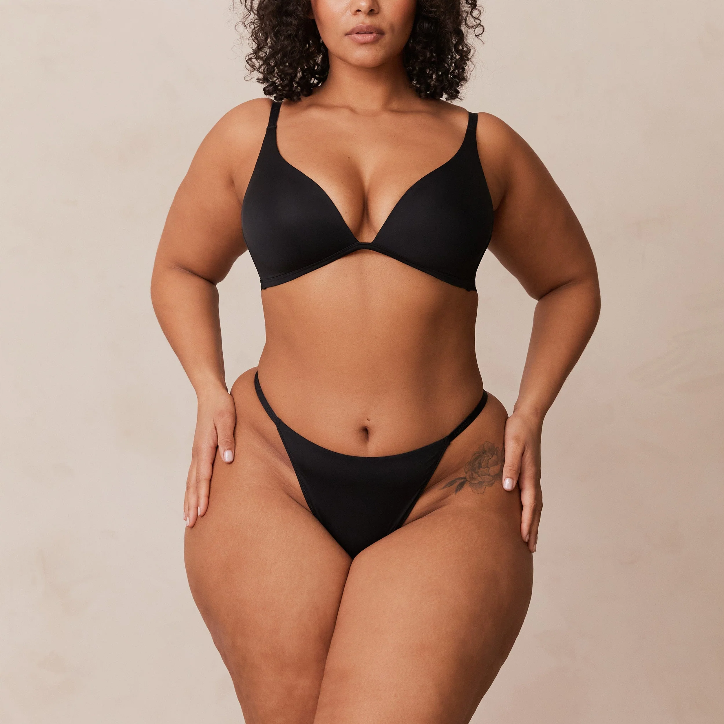 Light Non-wire Plunge T-shirt Bra  - Black - Image 9