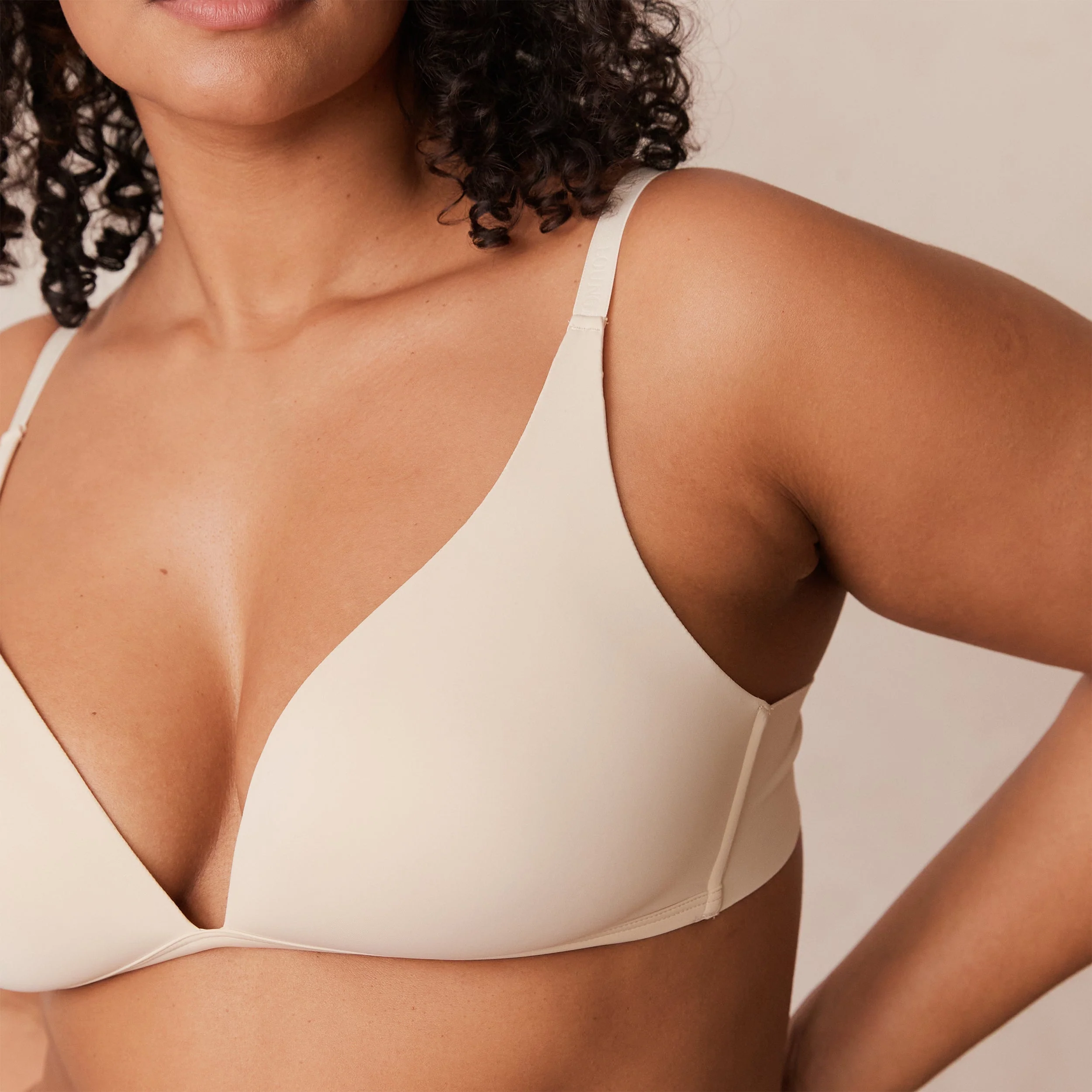 Light Non-wire Plunge T-shirt Bra  - Latte - Image 10