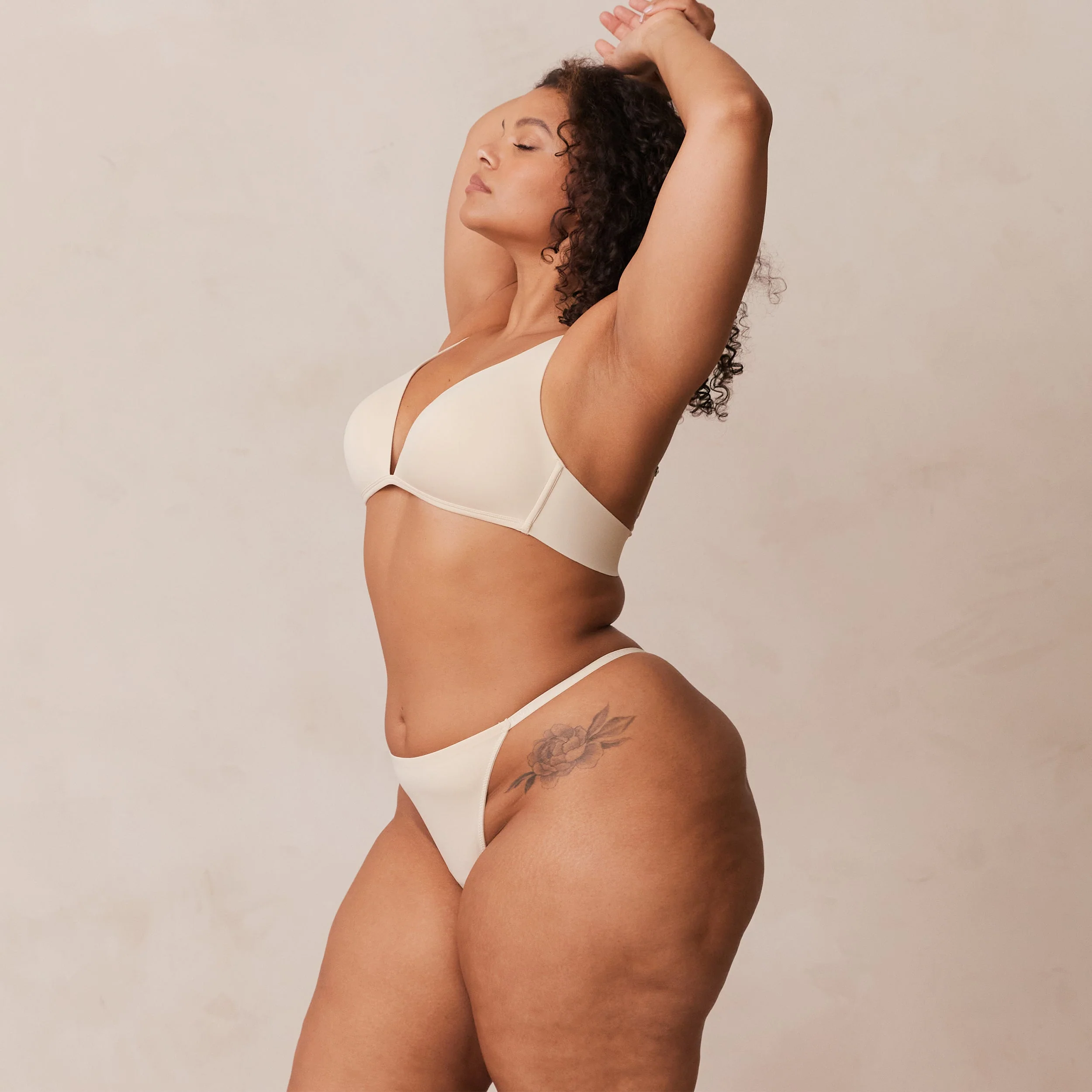 Light Non-wire Plunge T-shirt Bra  - Latte - Image 11