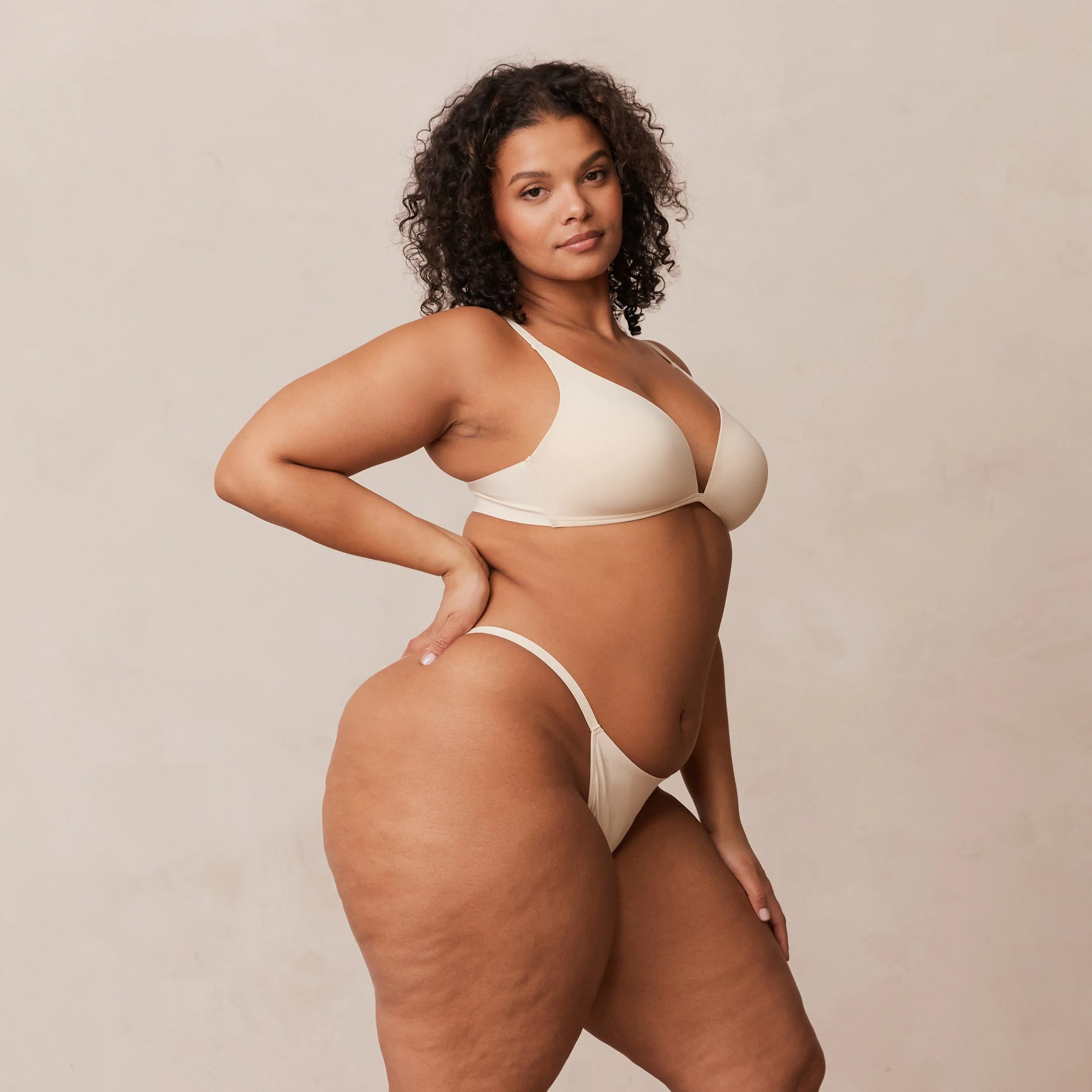 Light Non-wire Plunge T-shirt Bra  - Latte - Image 22