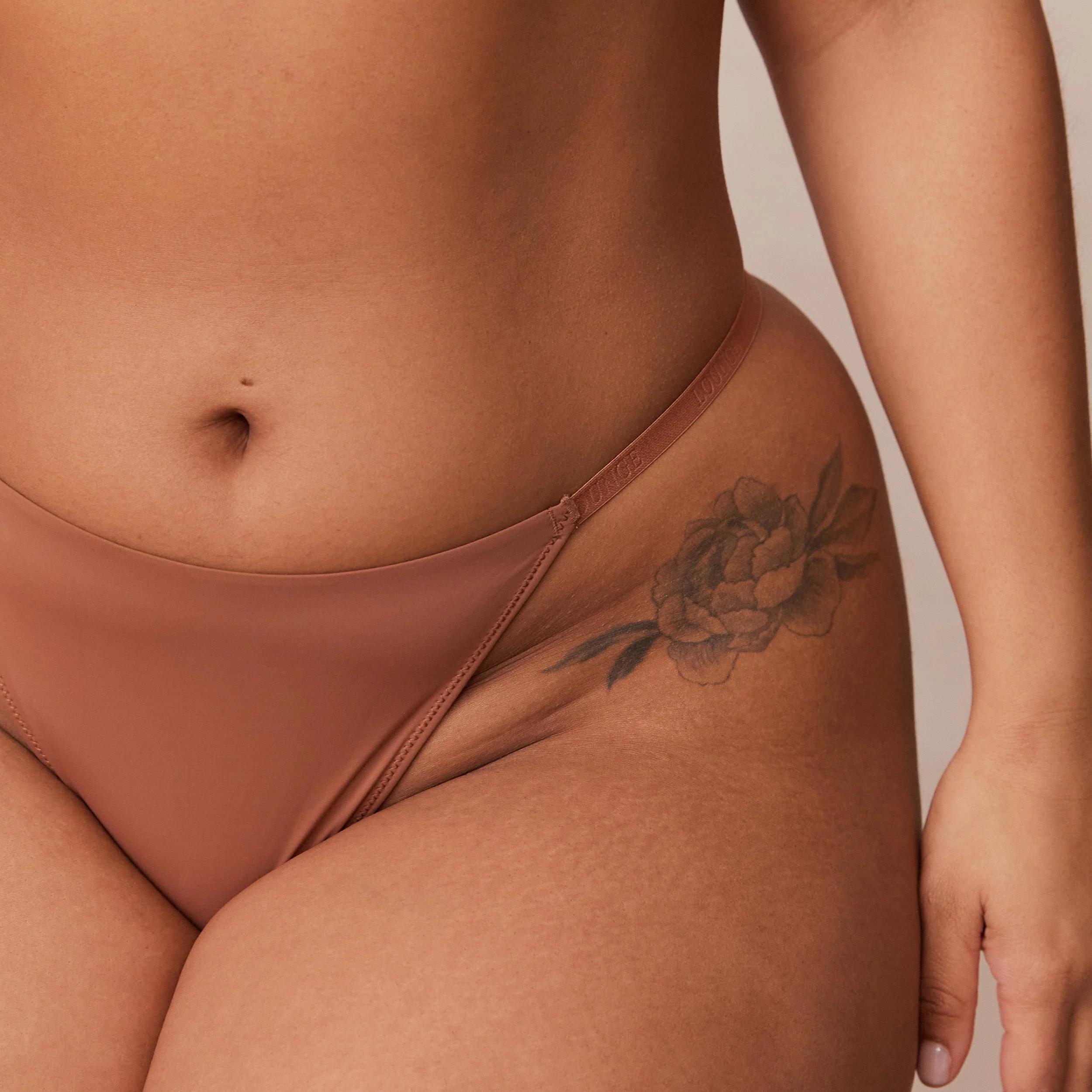 Light Non-wire Plunge T-shirt Bra  - Mocha - Image 12