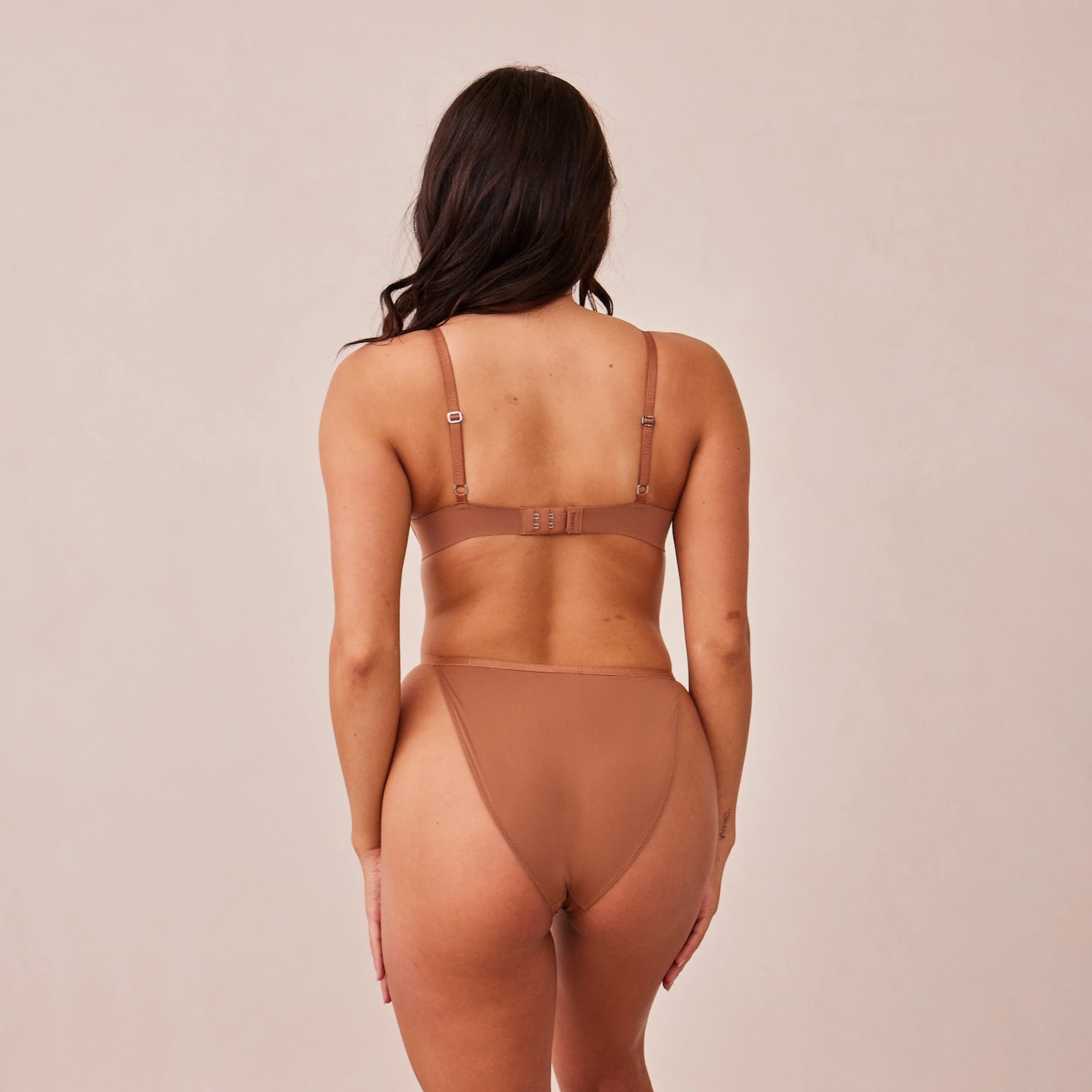 Light Non-wire Plunge T-shirt Bra  - Mocha - Image 14