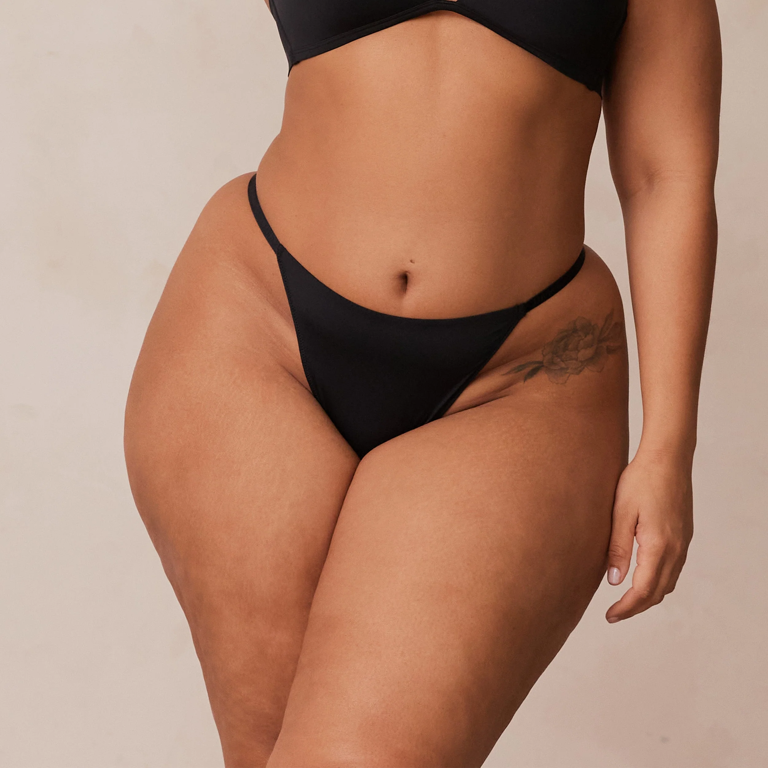 Light Thong - Black - Image 4