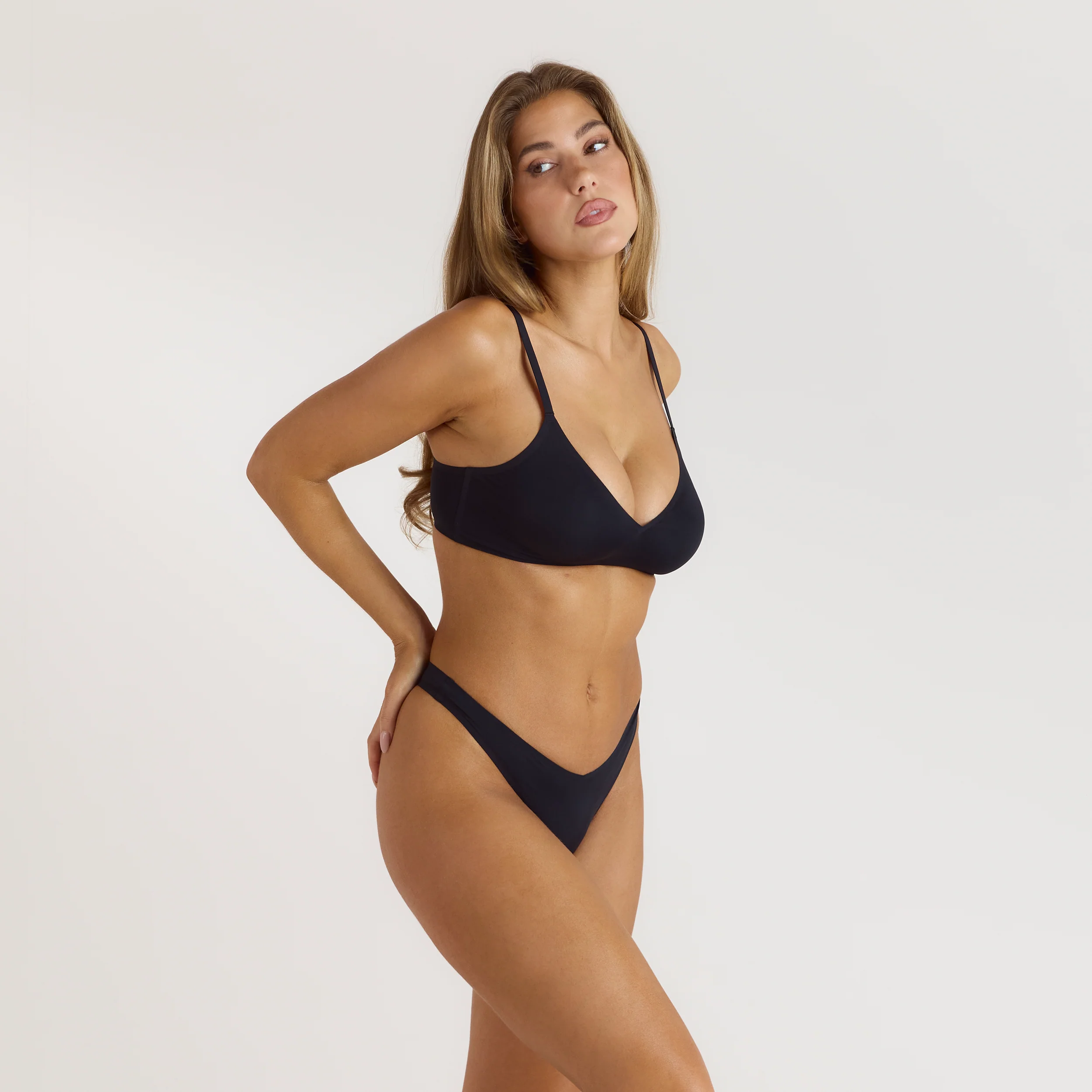 Seamless Bralette - Black - Image 5