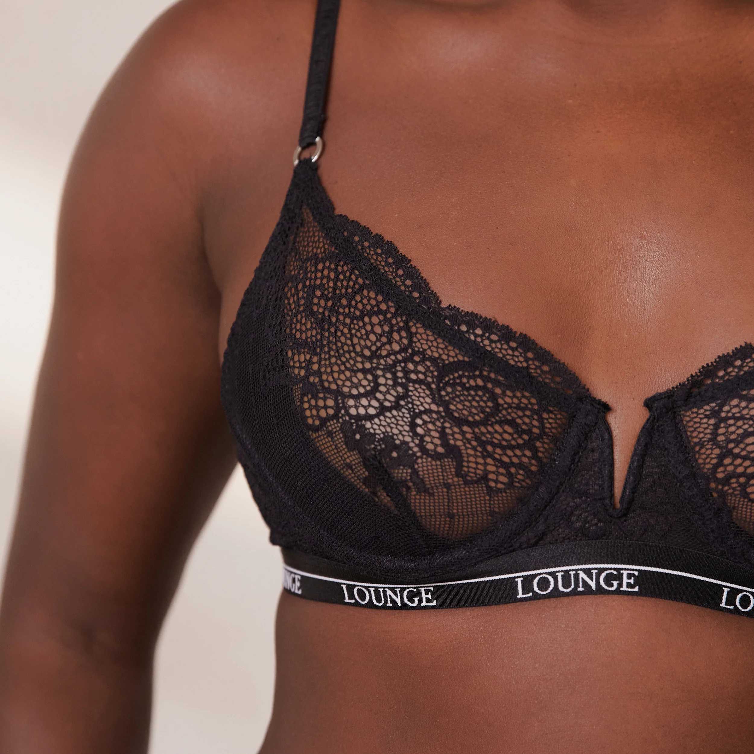 Royal Balcony Bra - Black - Image 10